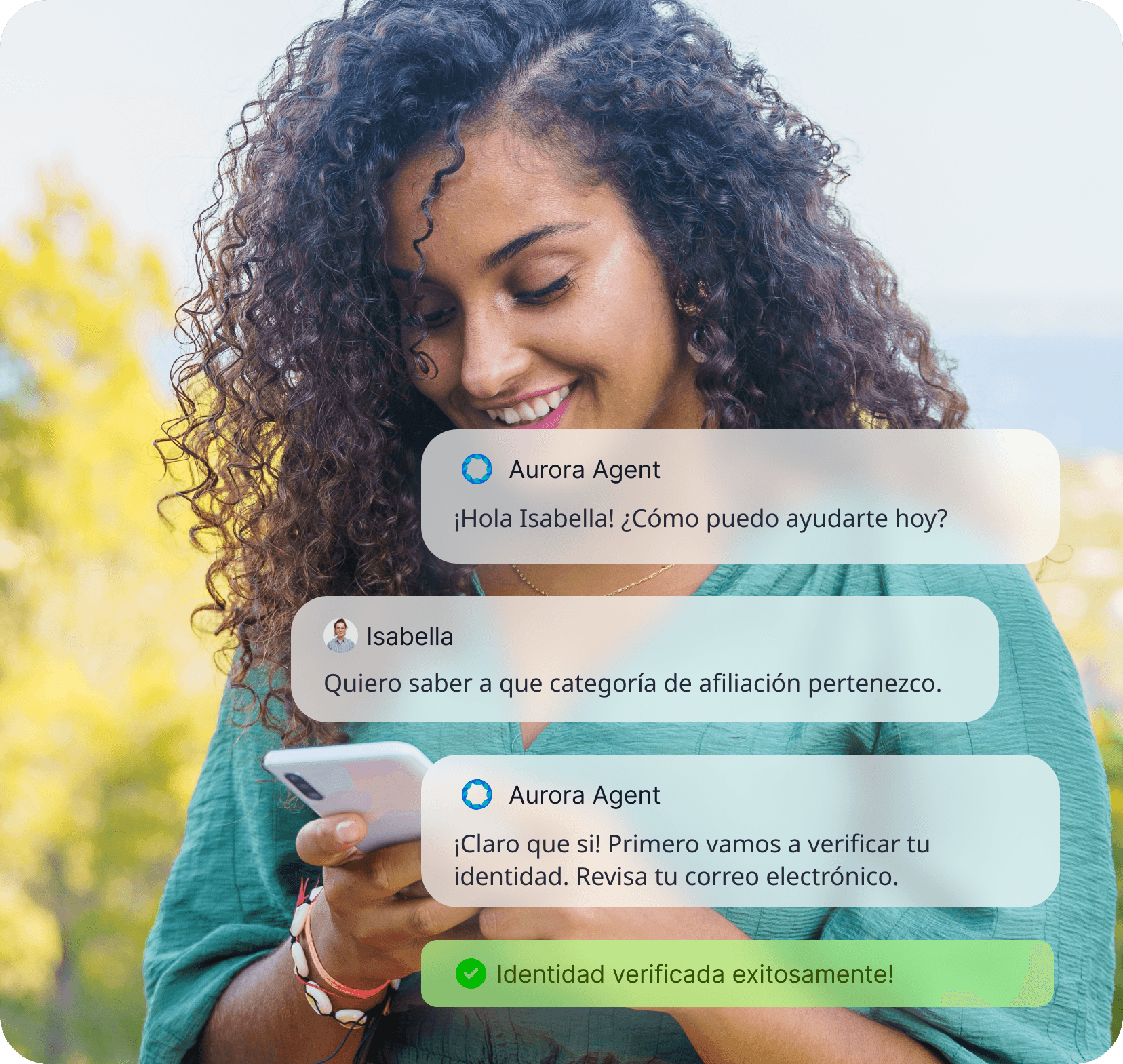 Una persona chatea desde el móvil con un agente de Aurora que verifica su identidad